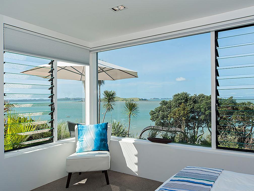 Trango 70 Series Adjustable Glass Louvre Window